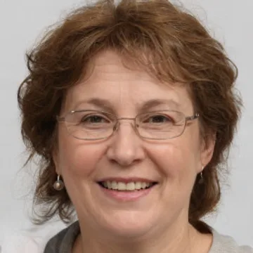 Evelyn Carter author photo