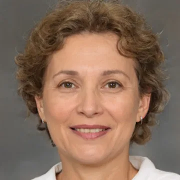 Hannah Clarke author photo